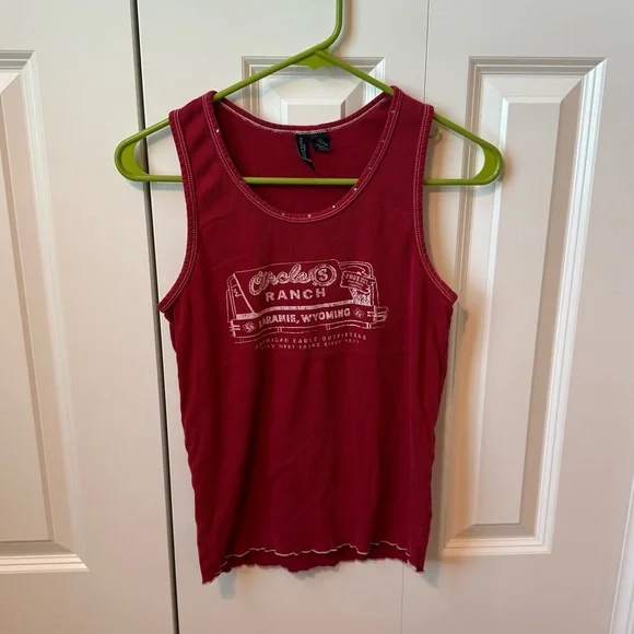 Red tank top seen on Carrie Bradshaw - Picture 2 of 5